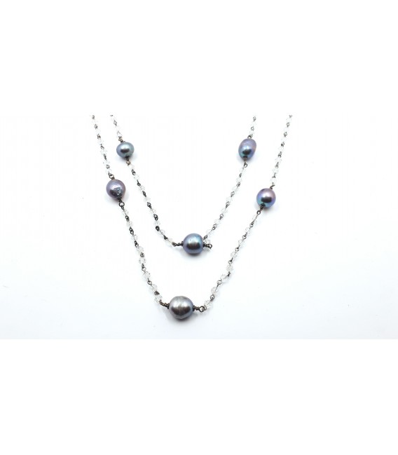 Collar largo con perlas grises